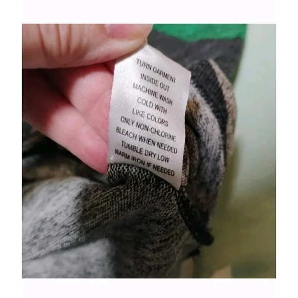 Chevron Patterned Women's Blouse - Black, Gray, Green - Picture 8 of 11